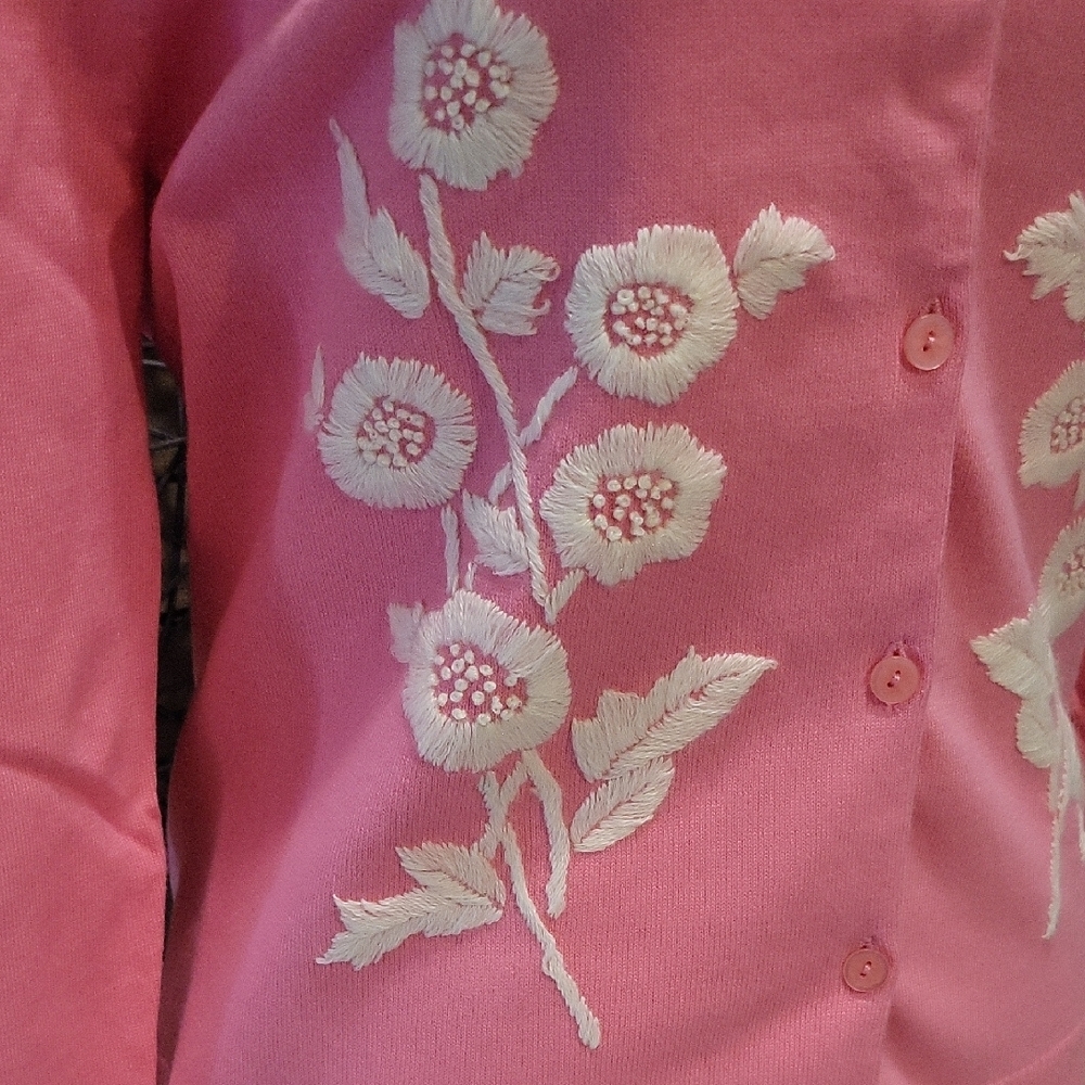 Garnet Hill Pink Cardigan with Embroidered White Floral Design.  NWOT. - Picture 3 of 6